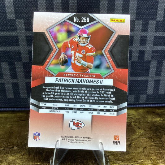 Patrick Mahomes II 2022 Panini Mosaic #256 NATIONAL PRIDE PARALLEL Chiefs