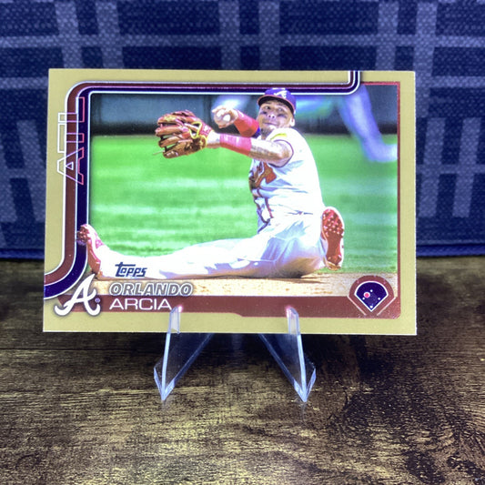 2025 Topps Series 1 - Orlando Arcia - #154 Gold Parallel #'d /2025 BRAVES
