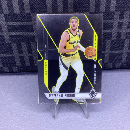 2023-24 Panini Phoenix Tyrese Haliburton Silver Prizm Fade to Black #12 Pacers